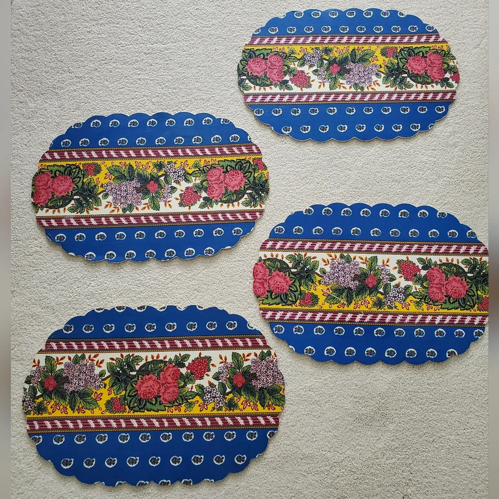Dining Tabletop Set of 8 Blue, Pink and Yellow Floral Scallop Placemats